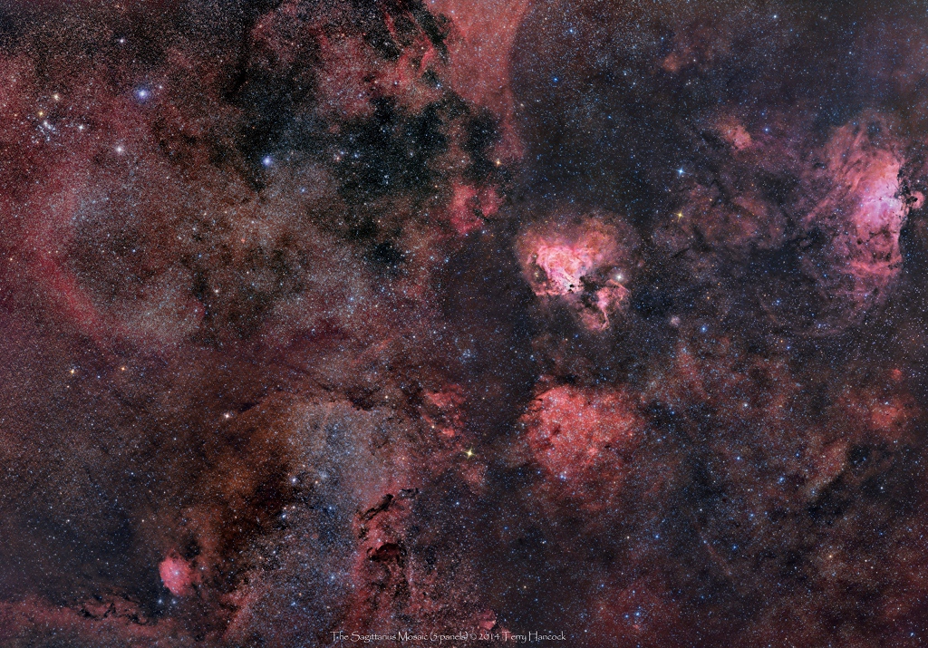 In den dichten Sternwolken im Sternbild Schütze leuchten rötliche Wolken aus Wasserstoff. Sie wurden von Charles Messier katalogisiert. Eins der Objekte ist eigentlich ein Fenster, durch das man Sternfelder hinter den Dunkelwolken sieht.