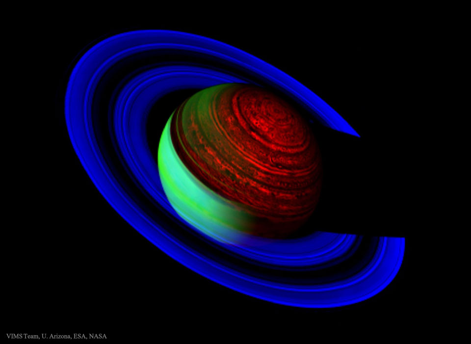 Saturn wurde von der Raumsonde Cassini in mehreren Farben von Infrarot aufgenommen. Diese Aufnahmen sind in Falschfarben dargestellt. Optisch leuchtet Saturn wie eine Neonreklame.