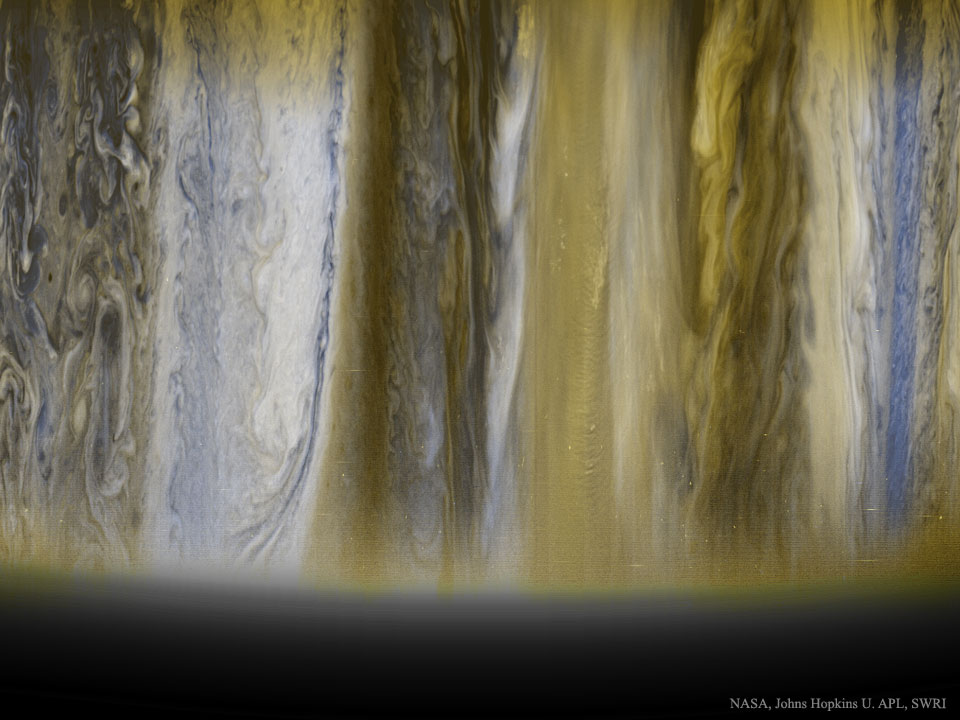 Die Raumsonde New Horizons fotografierte dieses Bild von Jupiter bei ihrem Vorbeiflug an dem Gasriesen. Das Bild zeigt die Wolkenstrukturen nahe am Terminator.
